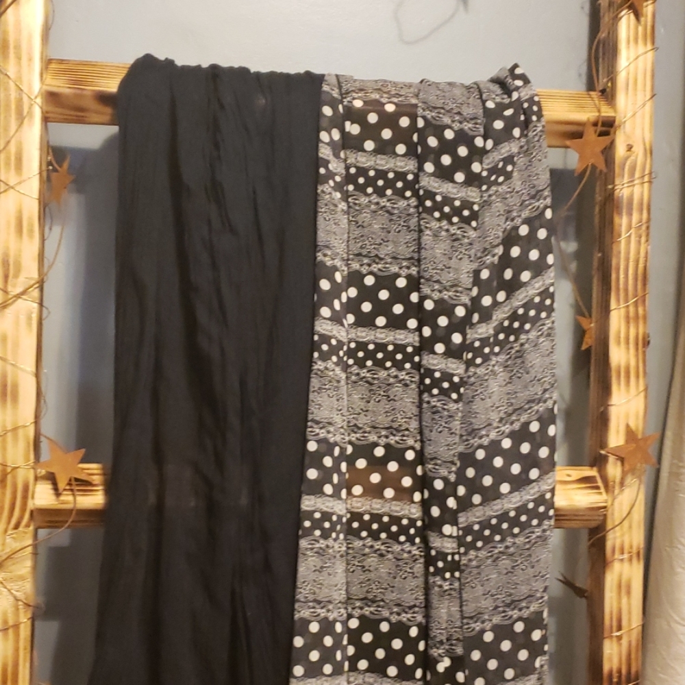 2 BUNDLE EXPRESS SCARVES SEE DESCRIPTION
